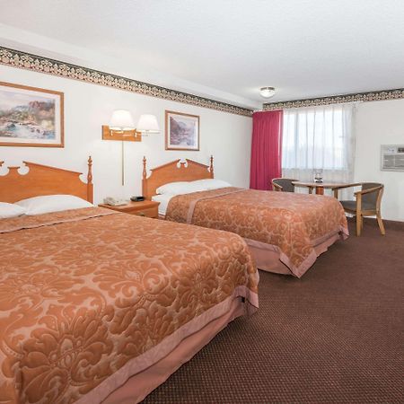 Hotel Super 8 By Wyndham Laramie Esterno foto